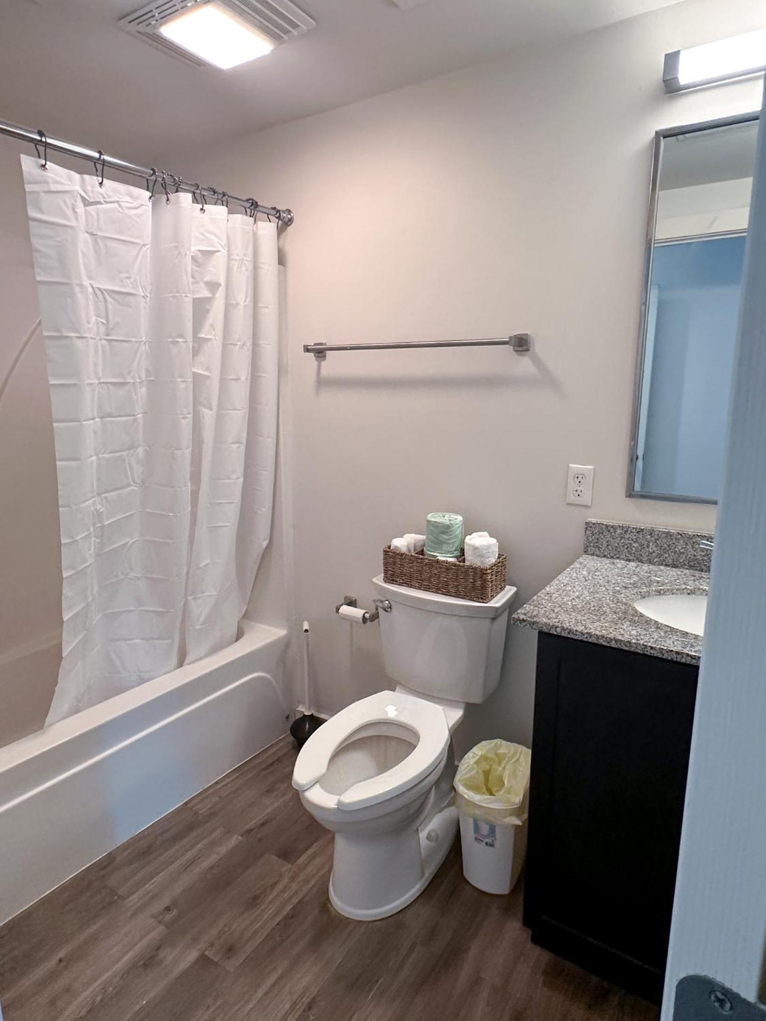 Industrial Downtown - 2bd 2ba Baton Rouge