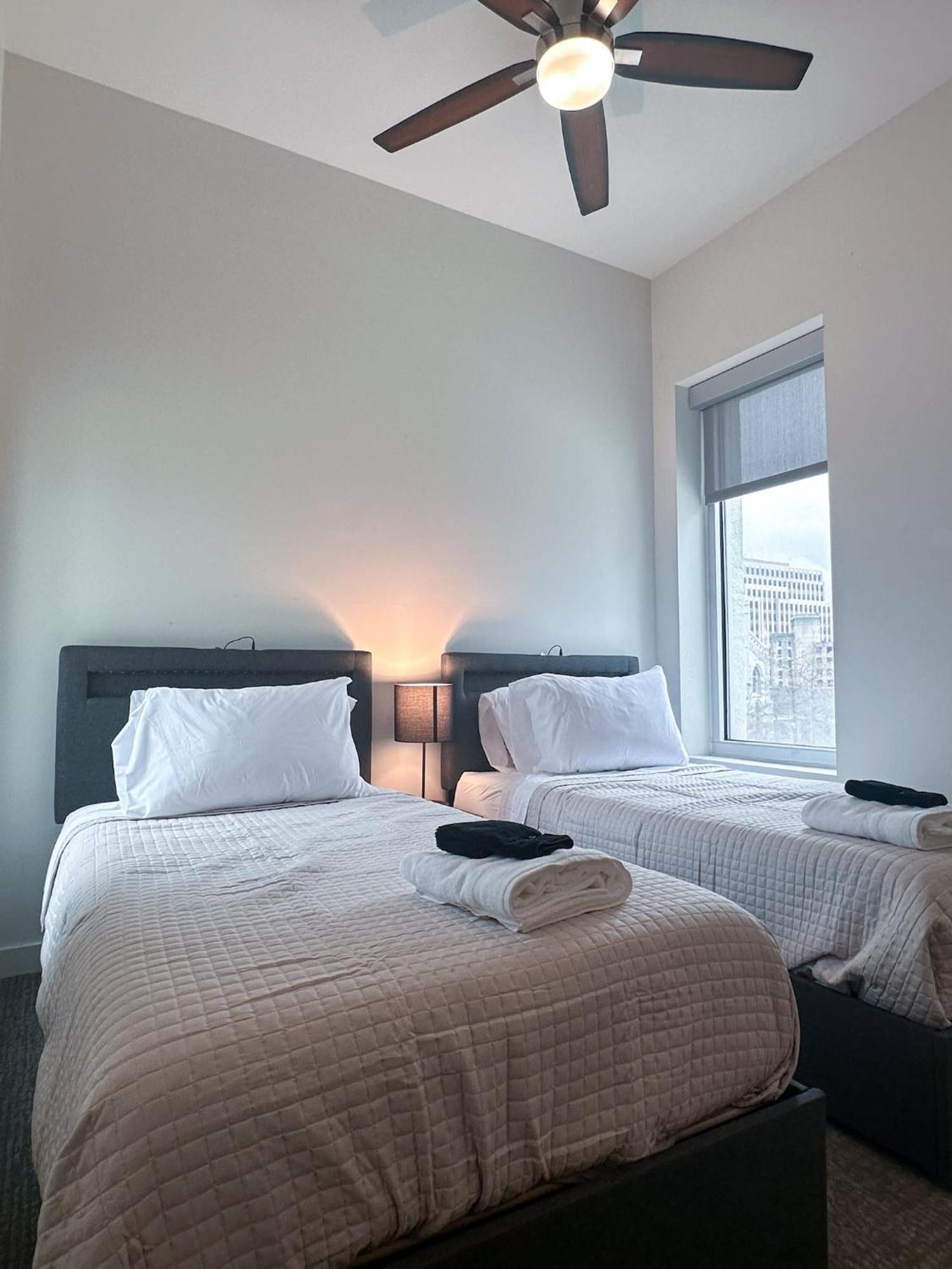 Industrial Downtown - 2bd 2ba Apartment