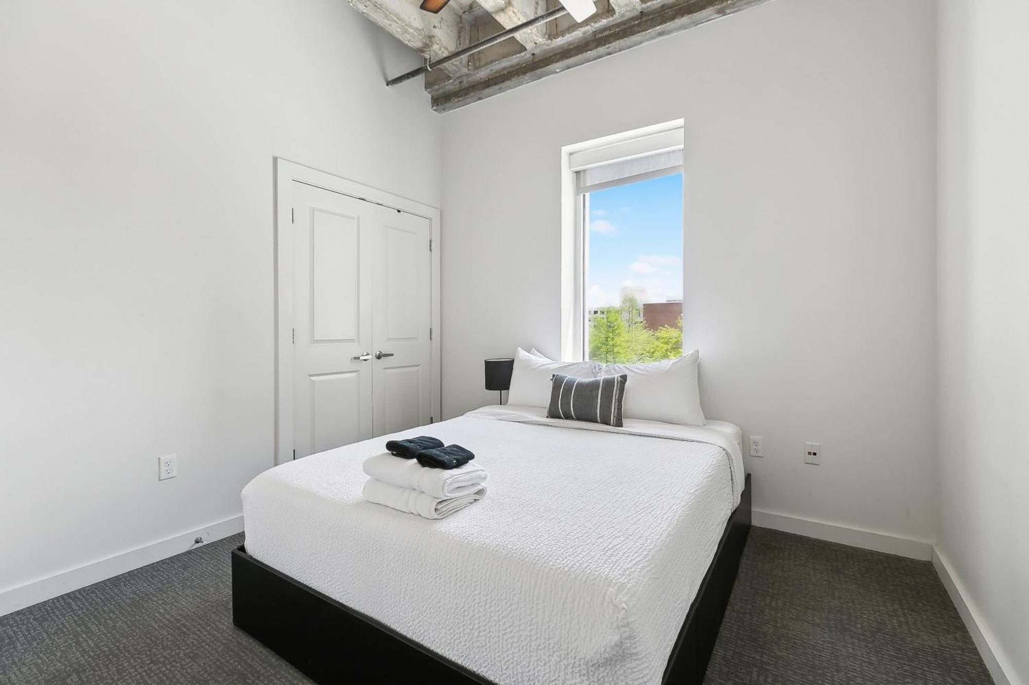 Industrial Downtown - 2bd 2ba Baton Rouge