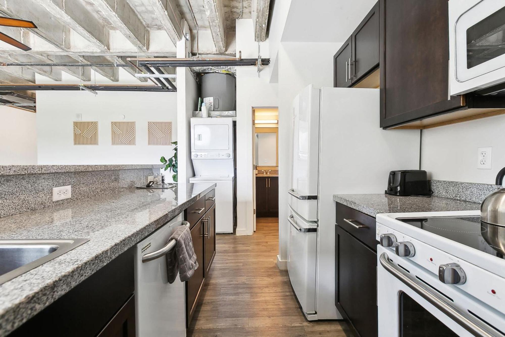 Industrial Downtown - 2bd 2ba * Baton Rouge